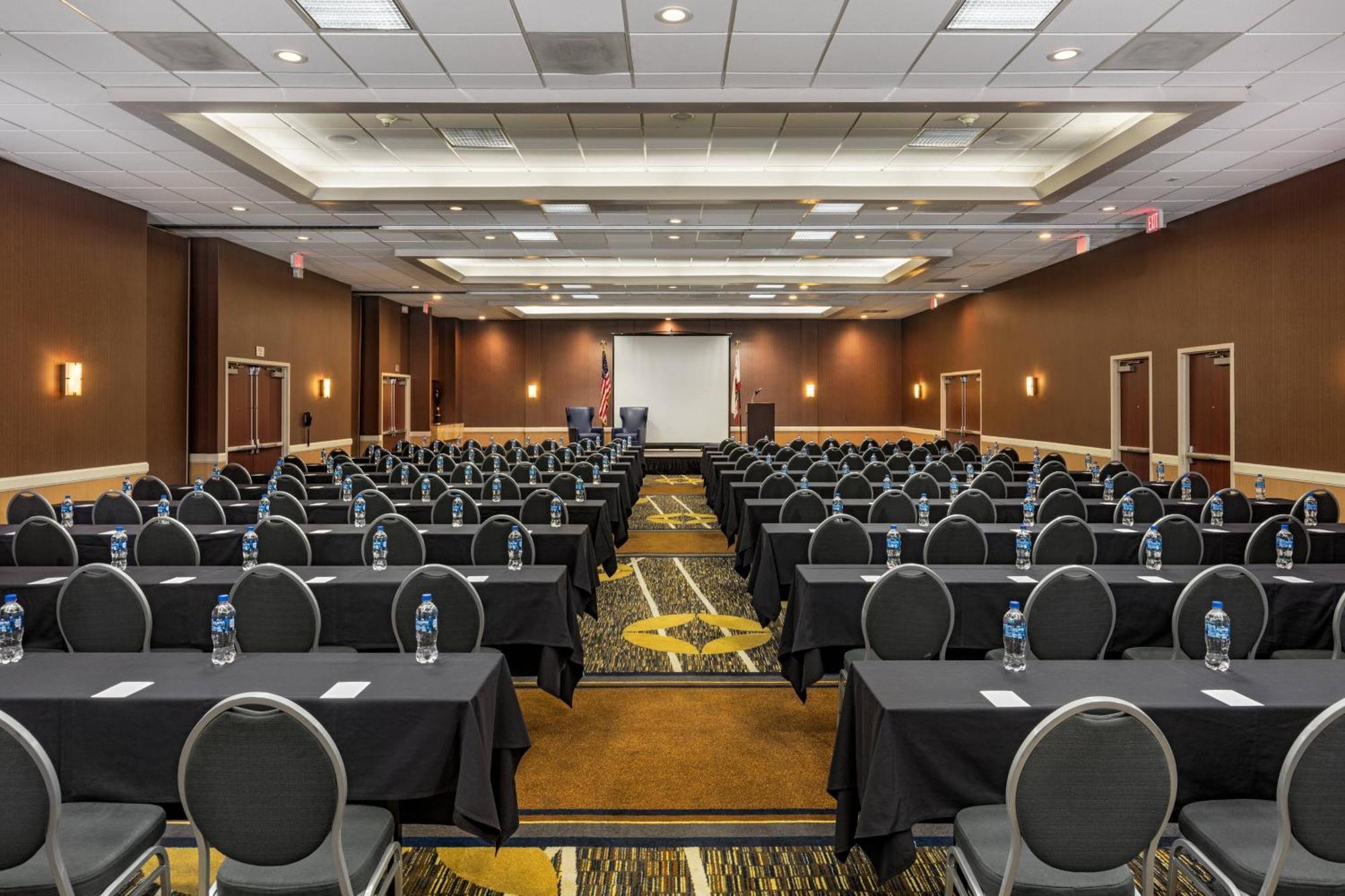 Courtyard By Marriott Los Angeles Pasadena/Monrovia Zewnętrze zdjęcie